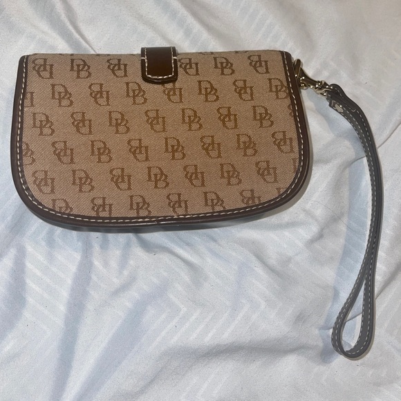 Dooney & Bourke Wristlet - Picture 2 of 4